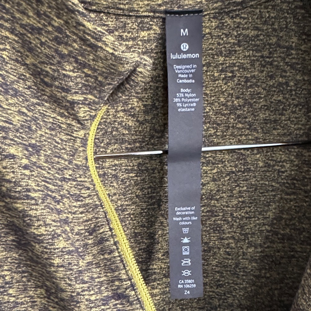 lululemon athletica Men's Olive Zip-Up Sweater - Picture 4 of 5
